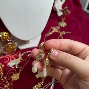 The Lady Of Pearls earrings