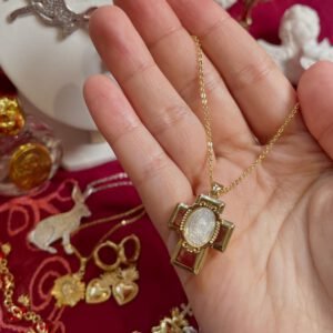 The small confessionals locket necklace