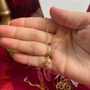 The royal crest necklace
