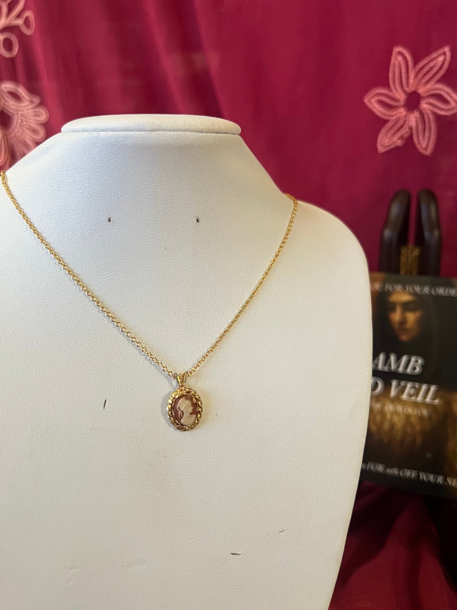 The Widow’s Portrait necklace