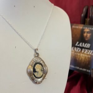 The Mourning Bloom necklace