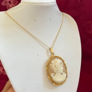 The ivory face antique necklace