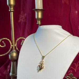 The heart of thorns necklace