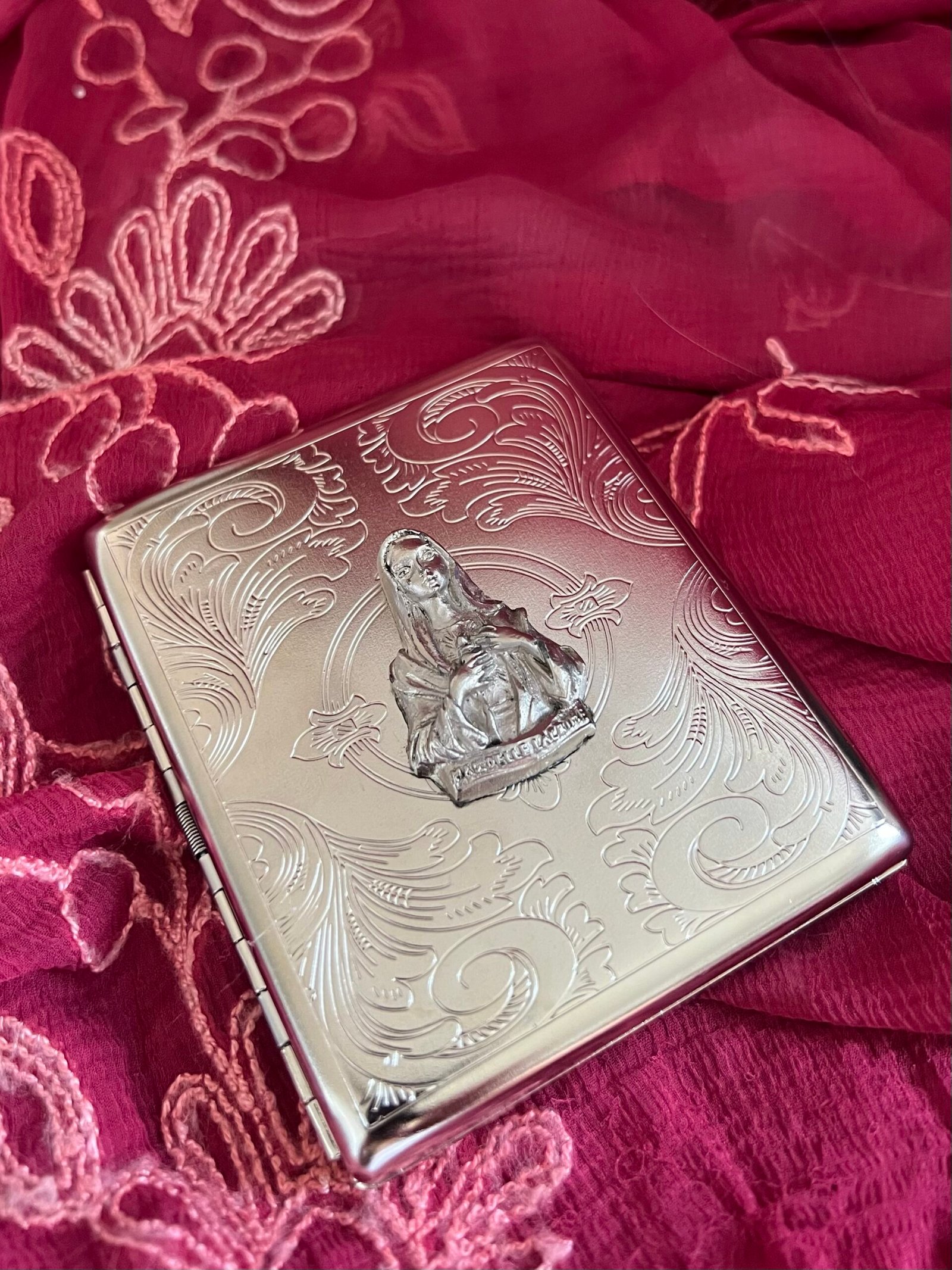 VICE & VESSEL — Antique Charm Cigarette Case